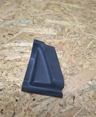 Toyota Prius+ (ZVW40) Wiper trim 5581047010