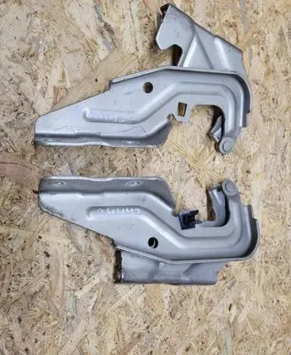 Mitsubishi Lancer X Engine bonnet/hood hinges 