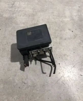 Volkswagen Golf VII ABS Pump 5Q0907379M 5Q0614517L