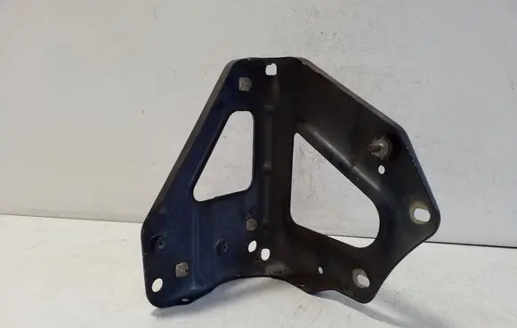 Audi A6 S6 C6 4F Fender mounting bracket 4F0821135B