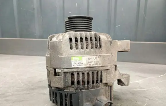 Peugeot 206+ Generator/alternator 96237271