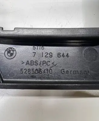 BMW 5 E60 E61 Gear shifter surround trim plastic 7129644 52850610