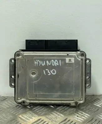 Hyundai i30 Engine control unit/module 391132A408