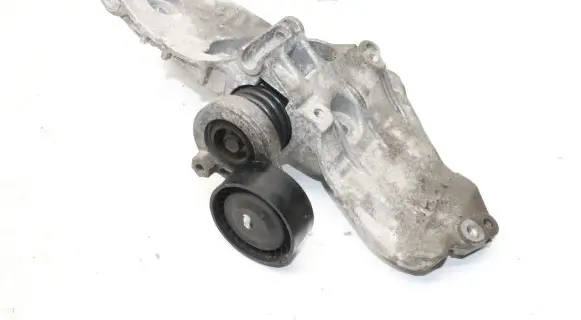 Nissan Qashqai Generator/alternator bracket 8200669495