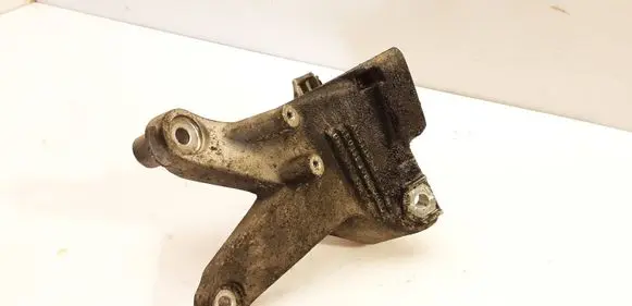 Audi A8 S8 D3 4E Engine mounting bracket 4E0199308BB