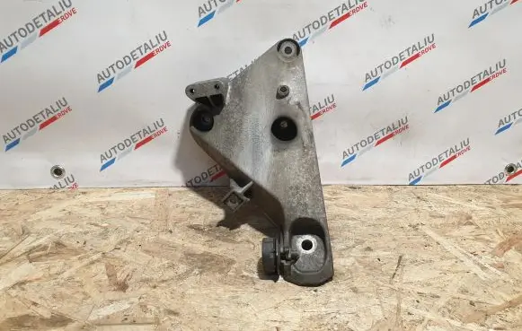 BMW X5 E70 Engine mounting bracket 6790021 22116790021