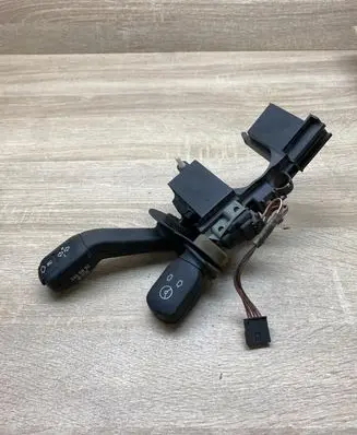 BMW 5 E39 Indicator stalk 8352172