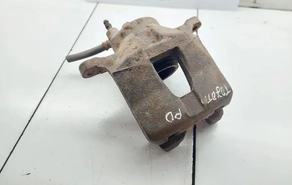 Toyota Corolla Verso E121 Front brake caliper 
