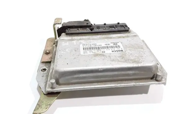 Hyundai Trajet Engine control unit/module 3910127111 0281010578
