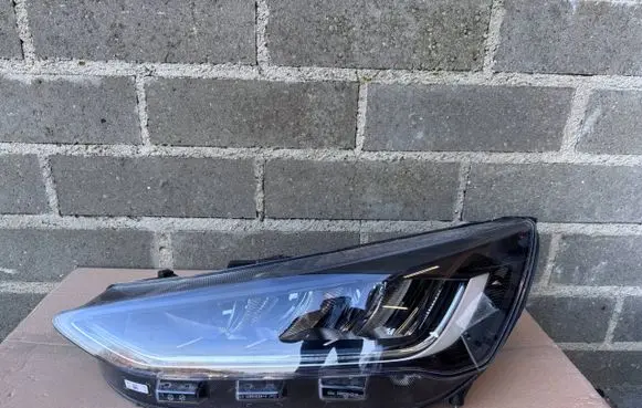 Ford Focus Headlight/headlamp NX7B13E015CF