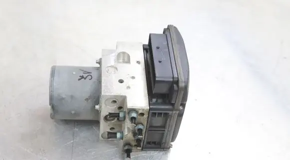 BMW 5 F10 F11 ABS Pump 6852808