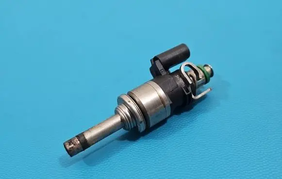 Ford Kuga II Fuel injector DS7G-9F593-EA IMPRK1518980