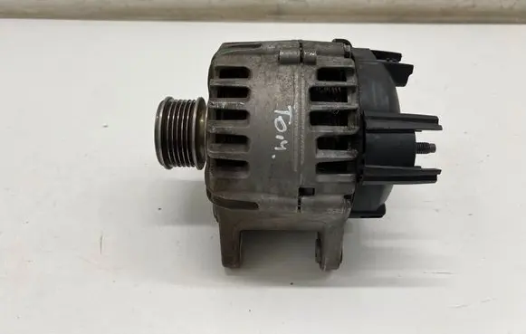 Dacia Duster II Generator/alternator 231006293R 2722638A