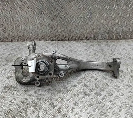 Audi Q7 4M Front wheel hub 4M0407559