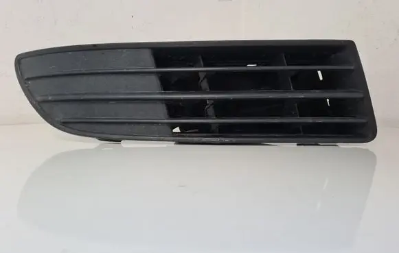 Volkswagen Polo IV 9N3 Front bumper lower grill 6Q0853666F