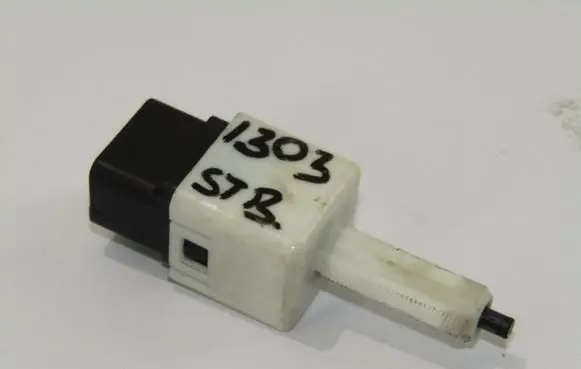 Honda CR-V Brake pedal sensor switch
