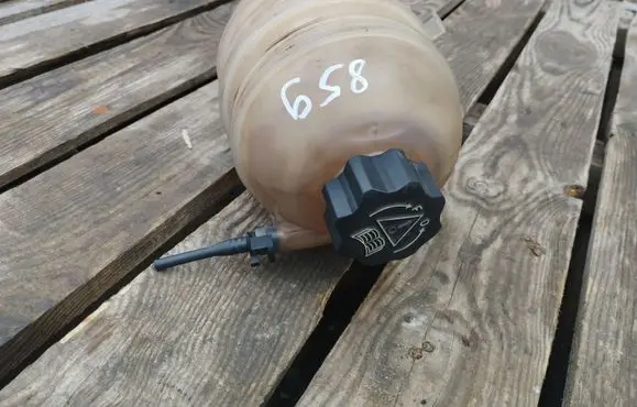 Peugeot 206 Coolant expansion tank/reservoir 9647777280