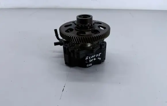 Mercedes-Benz E C207 W207 Fuel injection high pressure pump A6510701801 28343143 0264481EHE