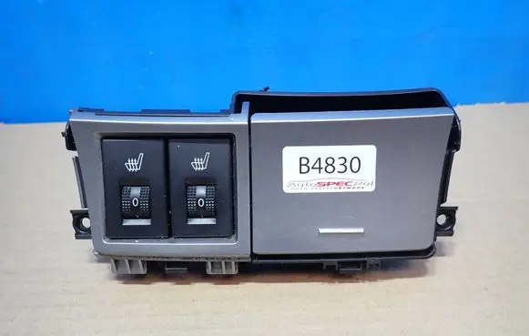 Mazda 3 II Seat heating switch BBM9-64633