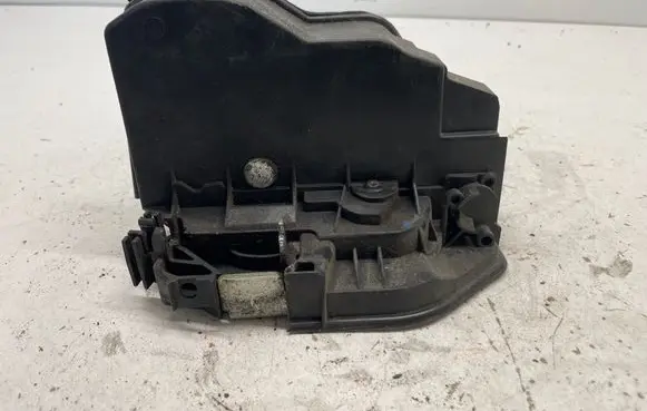 BMW 3 E90 E91 Front door lock 7202145 A03702