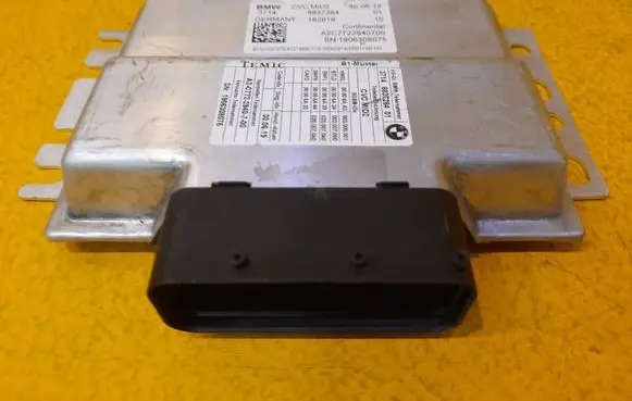 BMW X7 G07 Air suspension control unit module (rear) 8837284