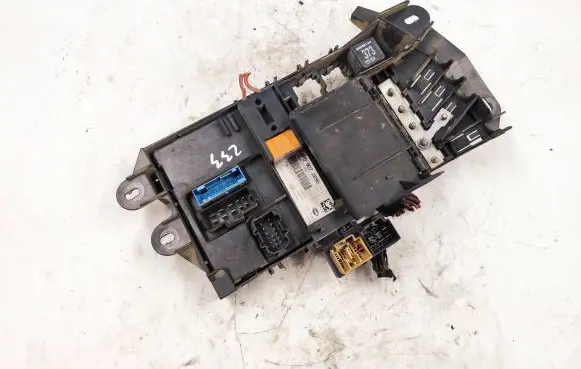 Audi A6 S6 C6 4F Fuse box set 80937530 4F0907289G 4F0910289G