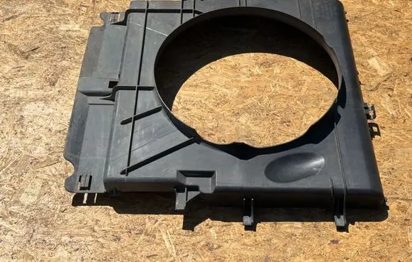 Mercedes-Benz Sprinter W906 Radiator cooling fan shroud A9065050855