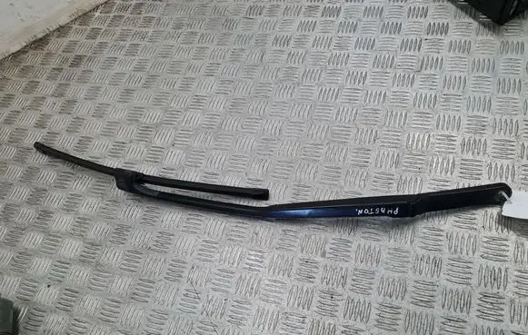 Volkswagen Phaeton Front wiper blade arm