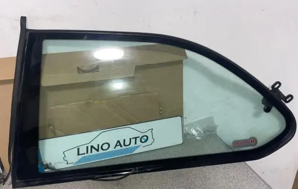 BMW 3 E36 Rear side window 8146327 8242601