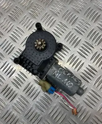 Mercedes-Benz ML W163 Front door window regulator motor 990407100