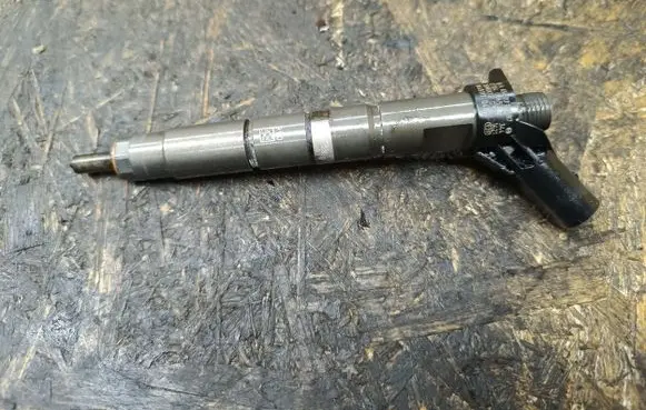 Mercedes-Benz E W213 Fuel injector A6540700187