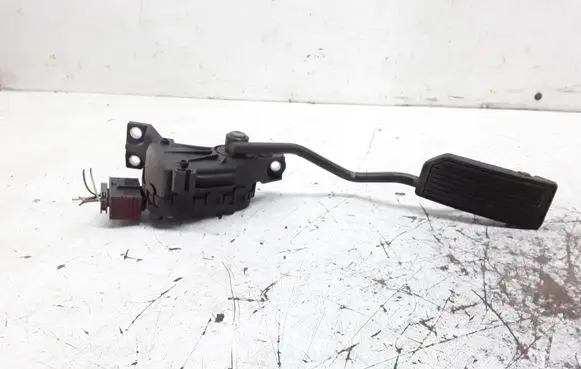 Nissan Primera Accelerator throttle pedal 18002AU410