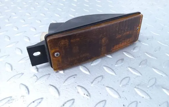BMW 3 E30 Front bumper turn signal 1380964 63131380964 1386011