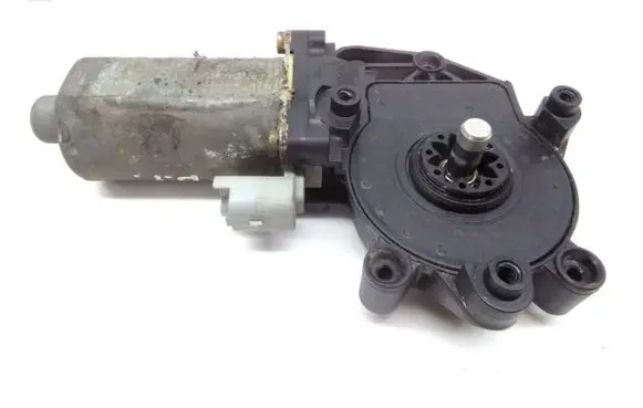 Peugeot 206 Front door window regulator motor 0130821762