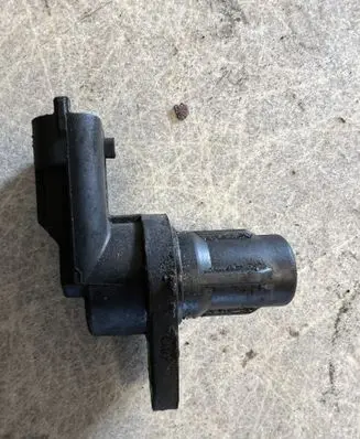 Dodge Nitro Camshaft position sensor 0281002667