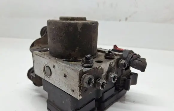 Skoda Octavia Mk2 (1Z) ABS Pump 1K0907379N 00005793E6 10097003133