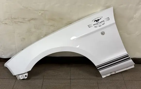 Ford Mustang V Fender 