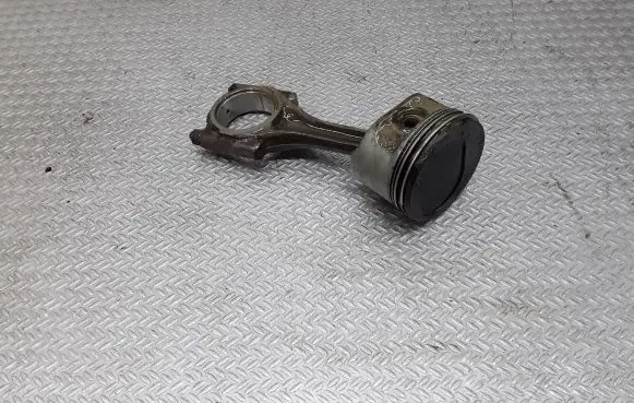 Skoda Fabia Mk1 (6Y) Piston with connecting rod