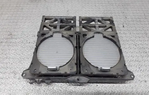 Cup holder front