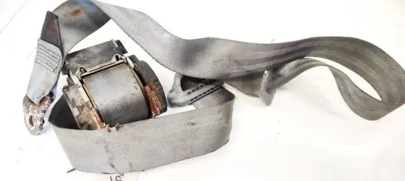 Rear seatbelt