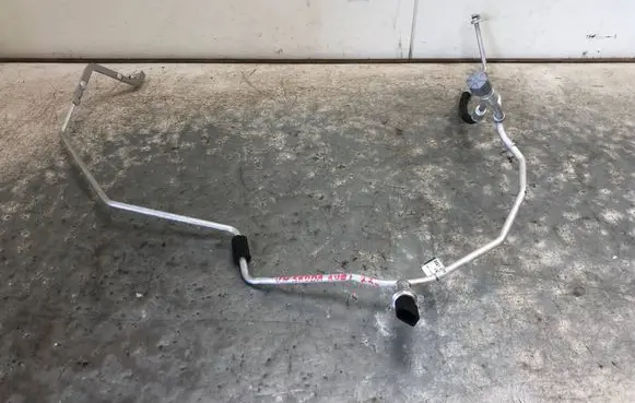 Audi A1 Air conditioning (A/C) pipe/hose 2Q1816741H