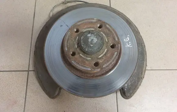 Opel Vivaro Rear wheel hub