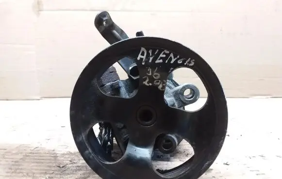 Toyota Avensis T250 Power steering pump