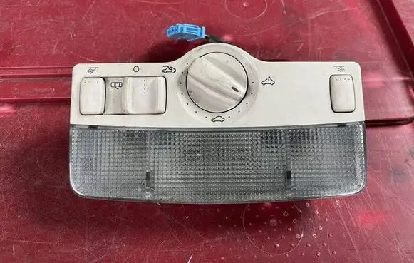 Volkswagen PASSAT B5 Front seat light 3B0947105A 8D0959613