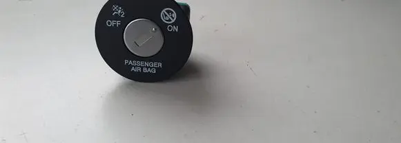 Hyundai Ioniq Passenger airbag on/off switch 