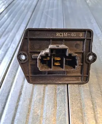 Mazda 323 Heater blower motor/fan resistor HB151RC1M