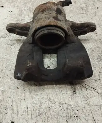 Toyota Corolla Verso AR10 Front brake caliper