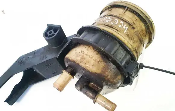 Power steering fluid tank/reservoir