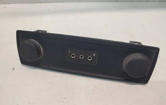 BMW X5 E70 AUX in-socket connector 6930562 61316930562