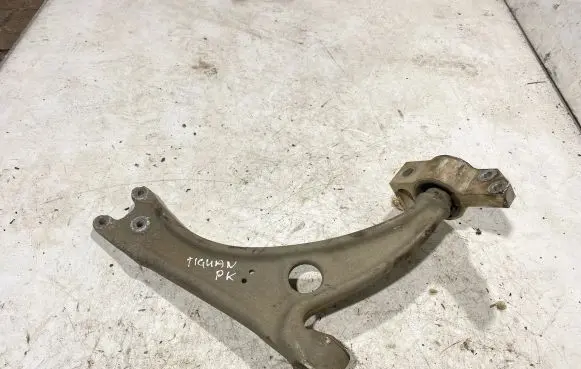 Volkswagen Tiguan Front lower control arm/wishbone